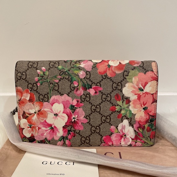 Gucci Handbags - GUCCI 410082 GG Supreme Monogram Blooms Wallet on chain Dry Rose